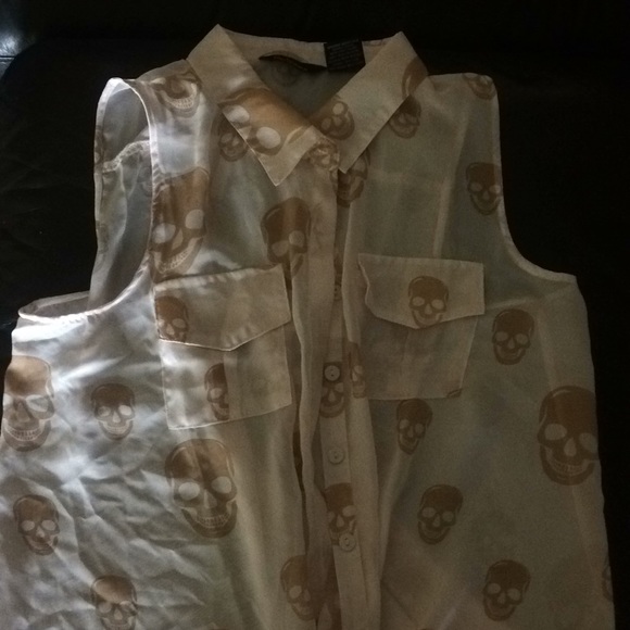 Skull blouse - Picture 1 of 3